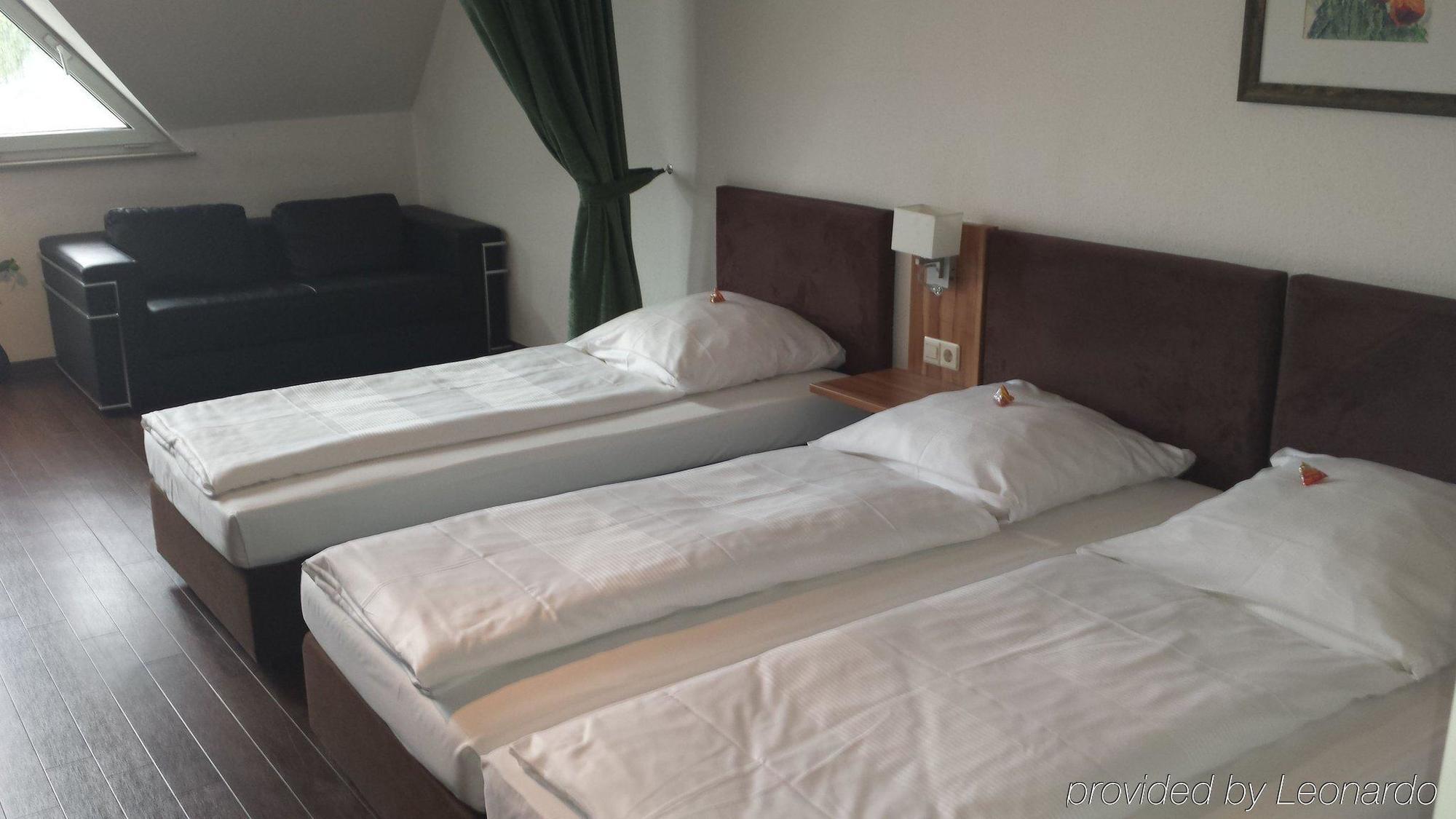 Hotel Domino Stuttgart Dış mekan fotoğraf