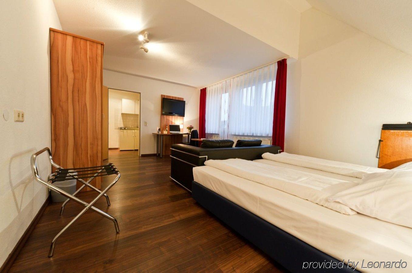 Hotel Domino Stuttgart Dış mekan fotoğraf