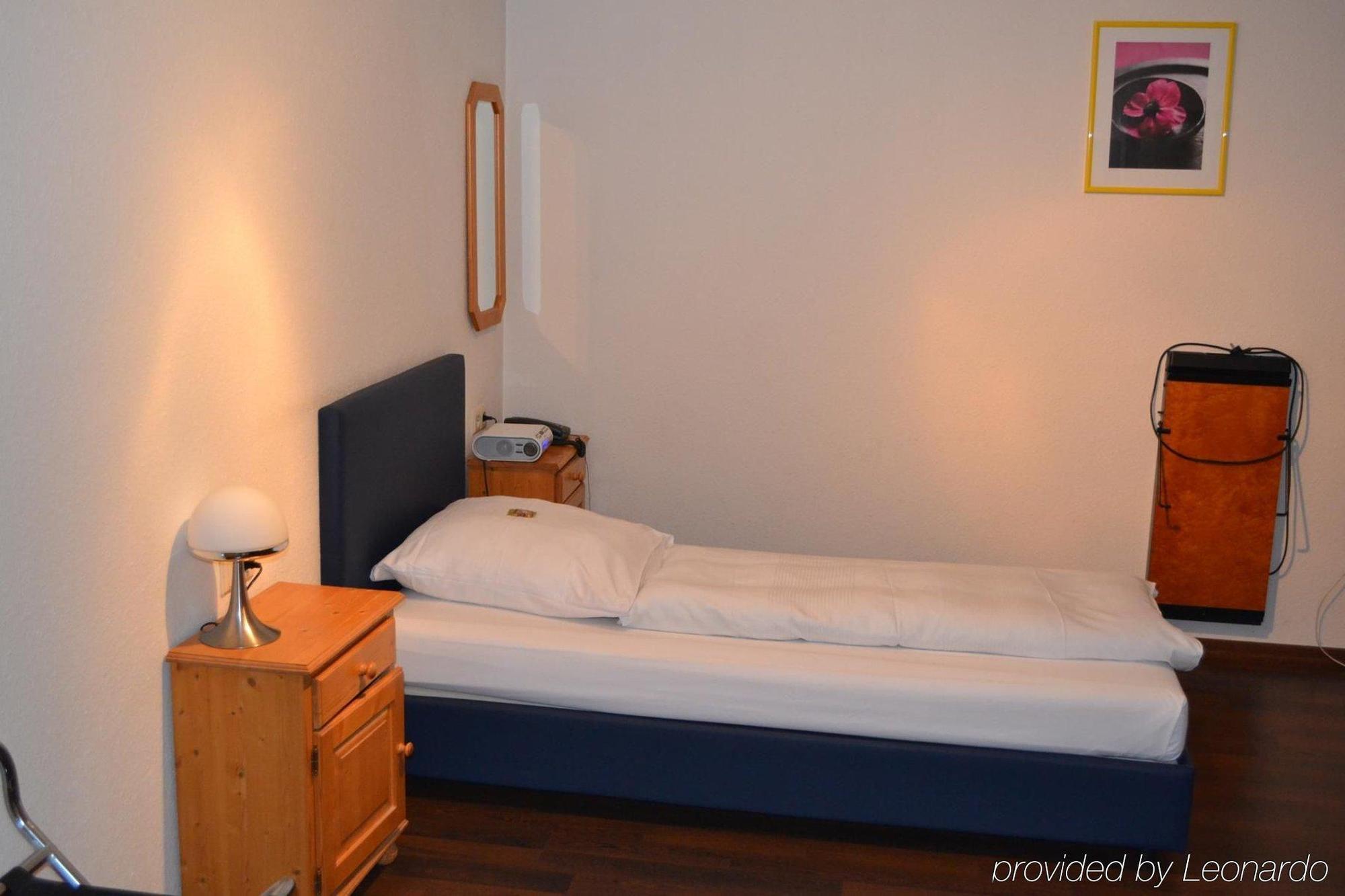 Hotel Domino Stuttgart Dış mekan fotoğraf