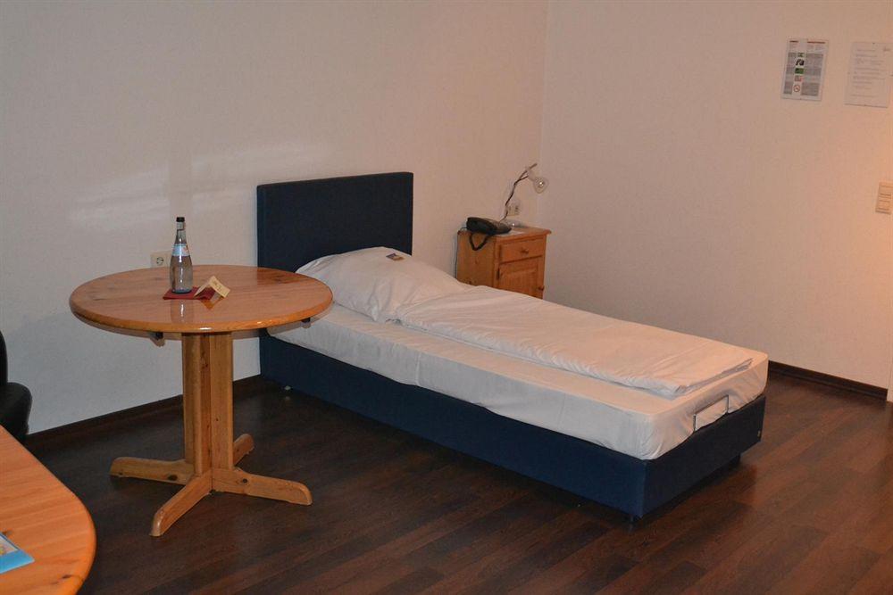 Hotel Domino Stuttgart Dış mekan fotoğraf