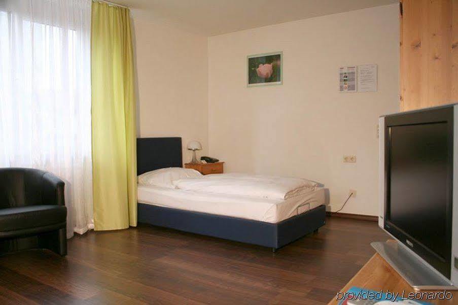 Hotel Domino Stuttgart Dış mekan fotoğraf