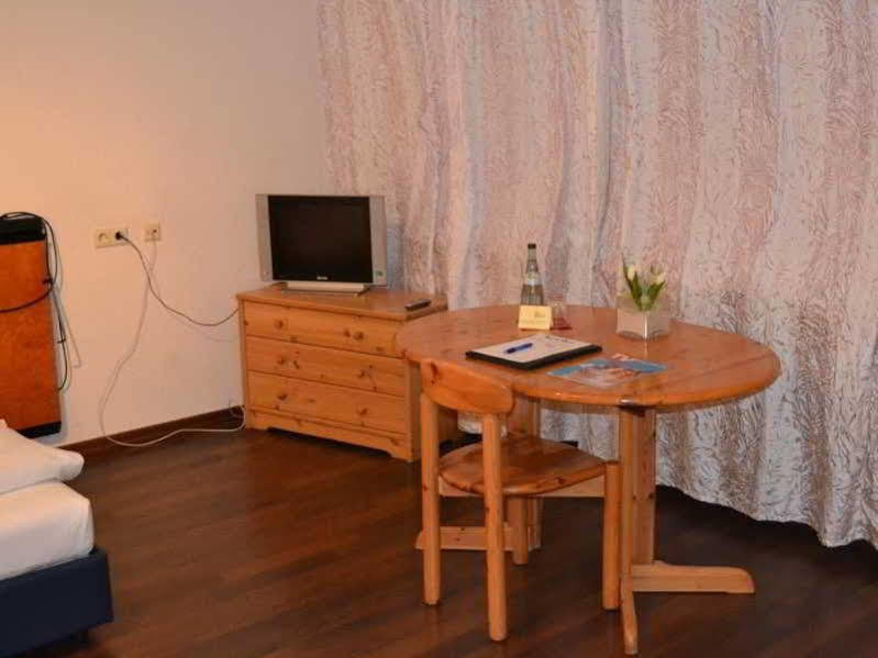 Hotel Domino Stuttgart Dış mekan fotoğraf