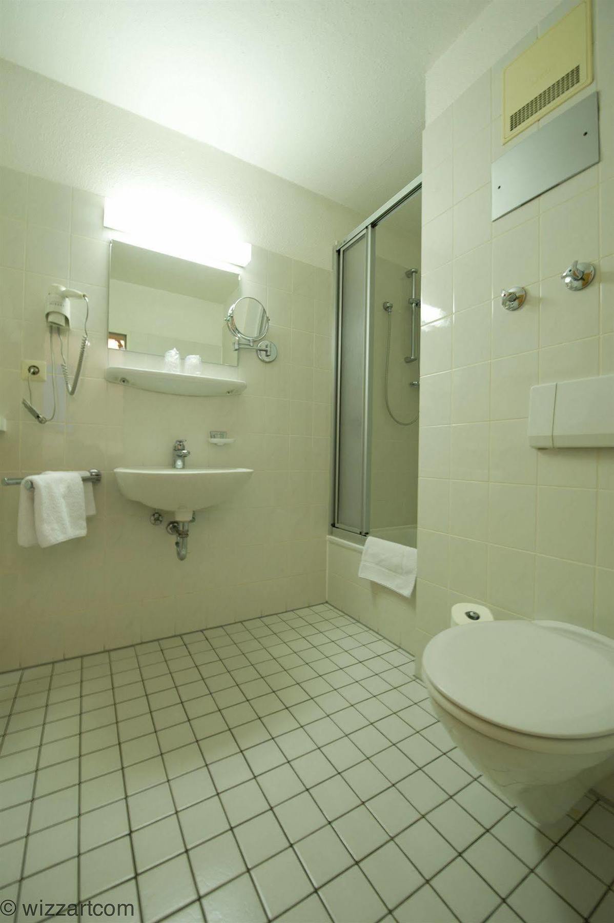 Hotel Domino Stuttgart Dış mekan fotoğraf