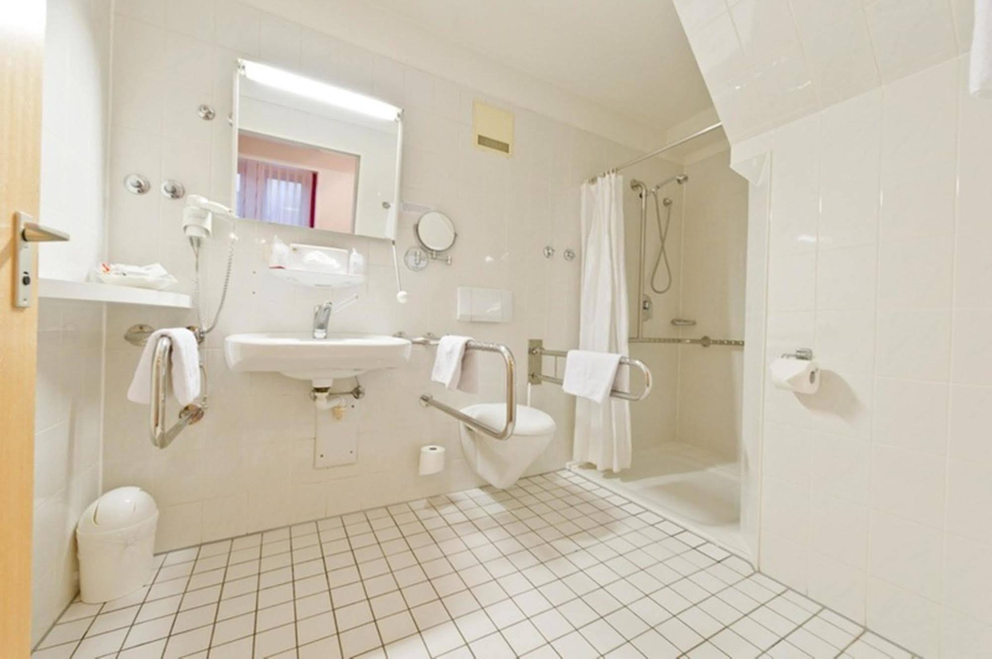 Hotel Domino Stuttgart Dış mekan fotoğraf